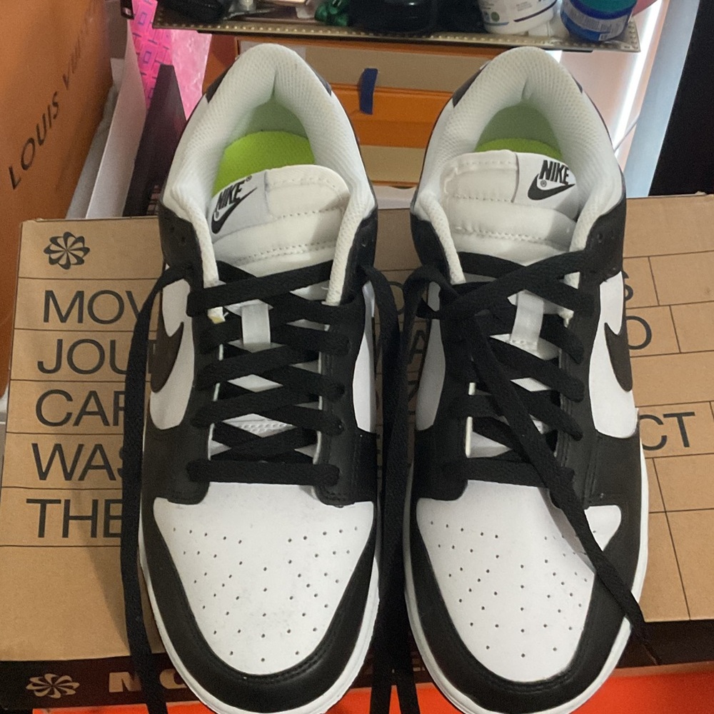 Nike Classic Black and White Low-Tops